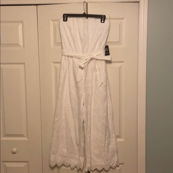 Strapless white culotte jumpsuit - Picture 3 of 5